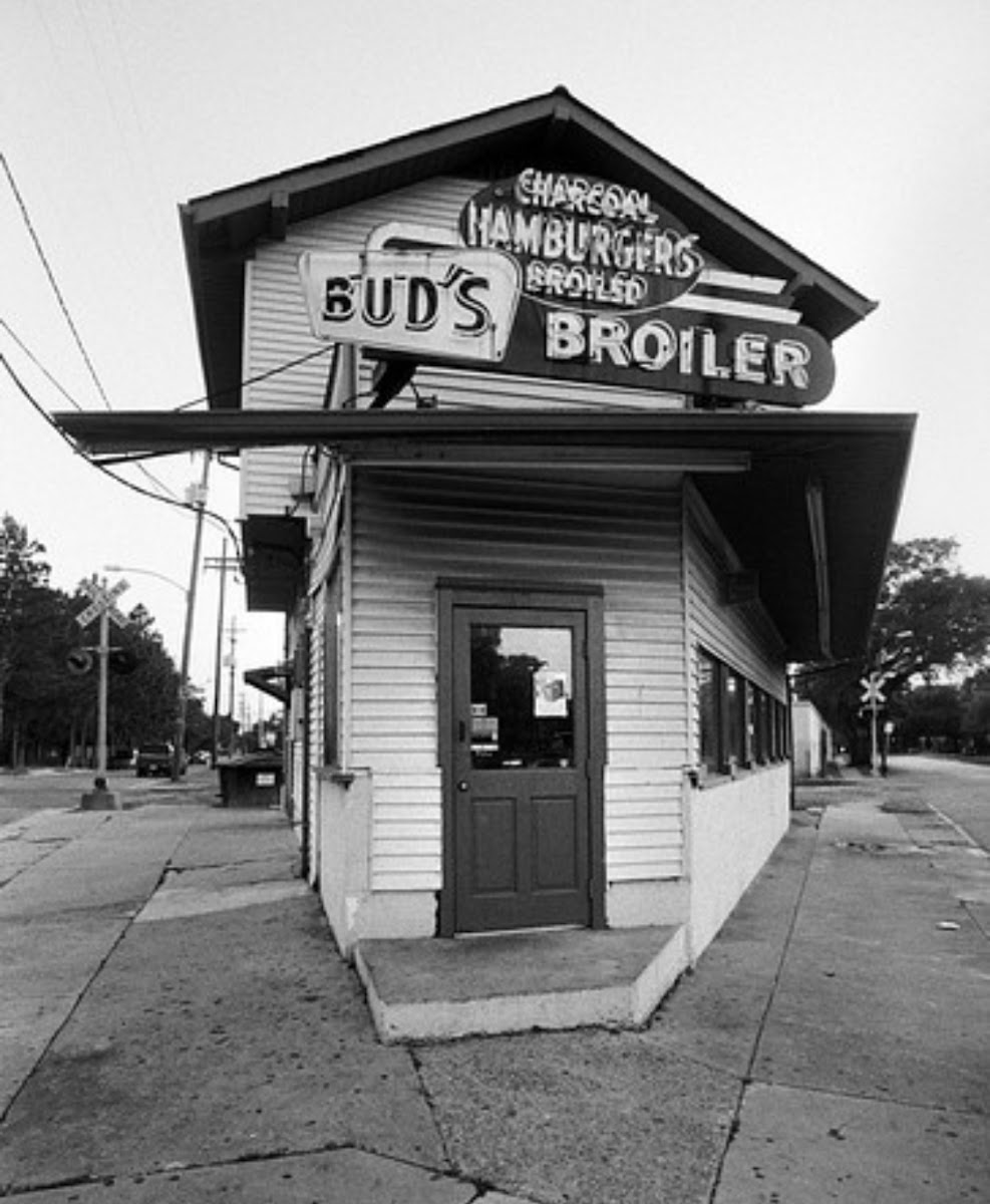 Bud's Broiler